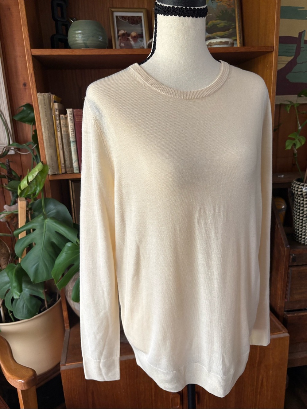 Minimalist Uniqlo 100% Wool Cream Crew Neck Long Sleeve L
